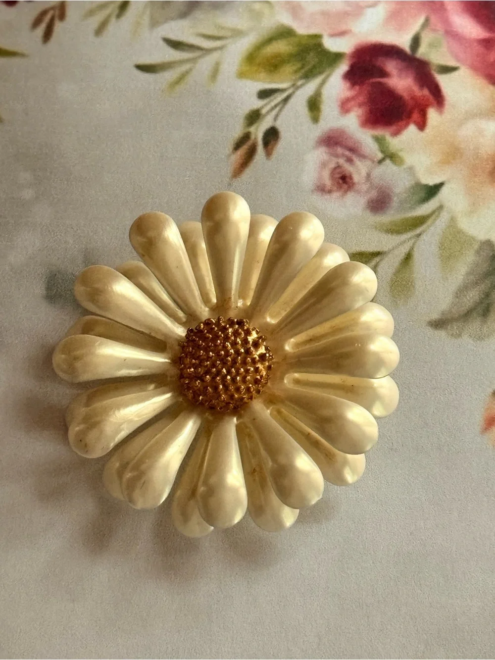 Pearl White Floral Daisy Brooch with Gold Center